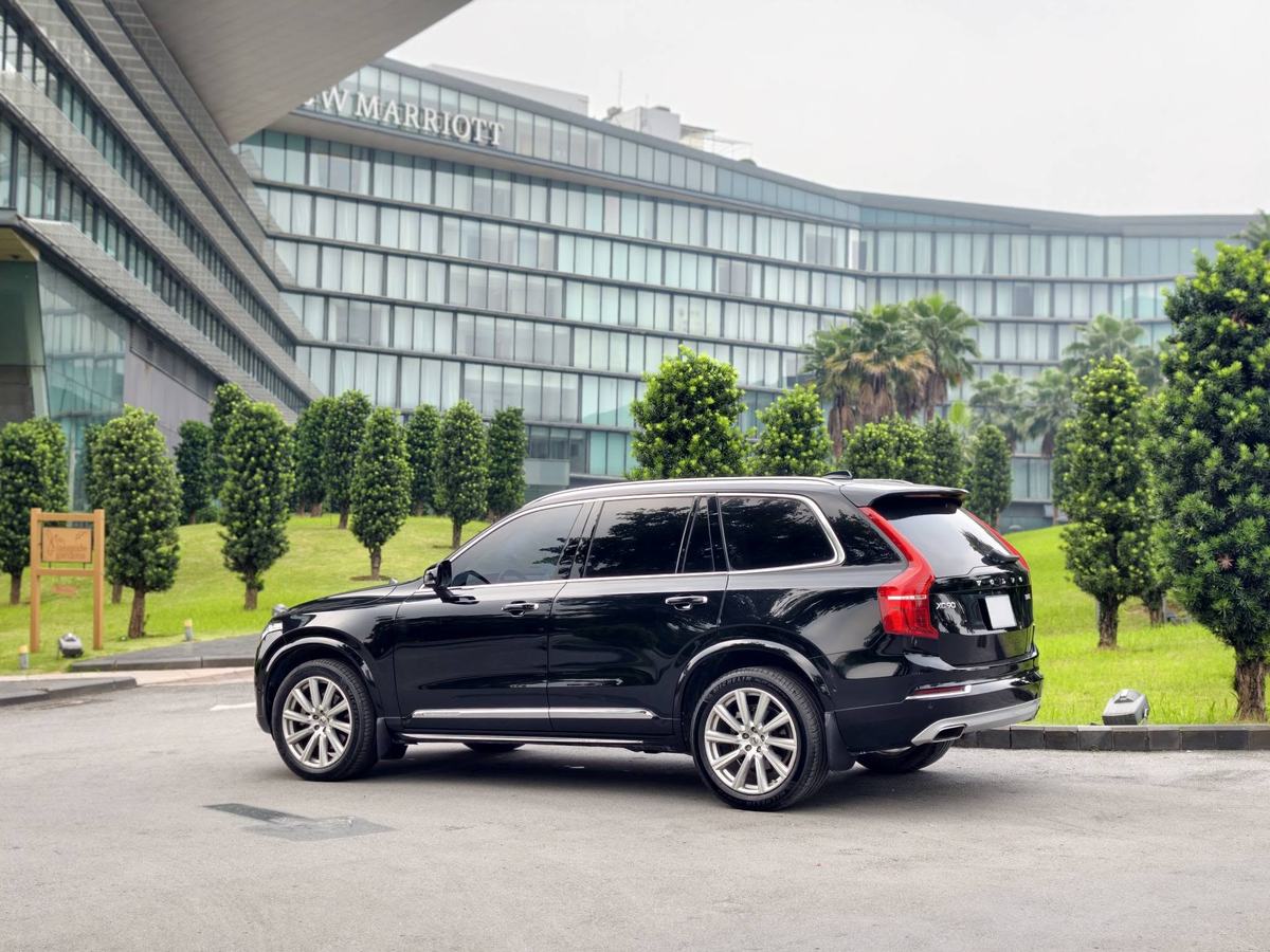 Thuê xe Volvo XC90 VIP có lái tại Hà Nội và Bắc Ninh - Luận Phát Luxury